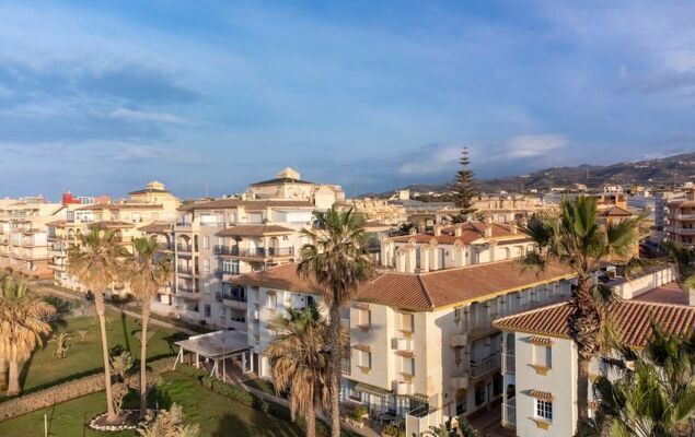 Lateral View - Photo 22